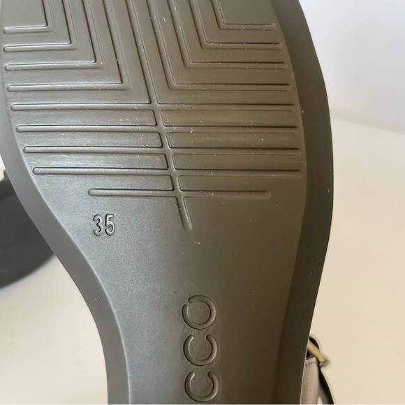 Ecco Black Leather Wedge Sandals Size 35 - Picture 11 of 14